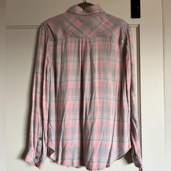 Faherty Women’s Malibu Shirt - Picture 4 of 6